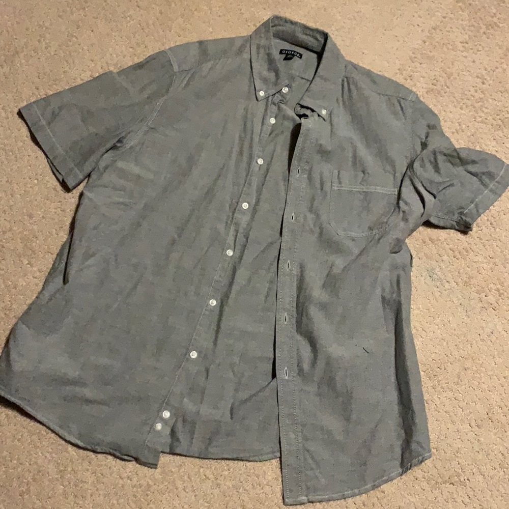 Men’s button down, short sleeve